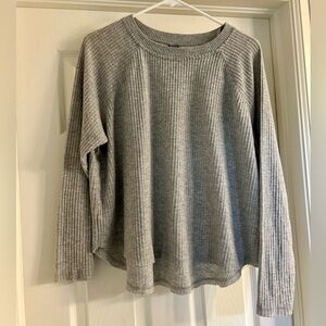 Wild Fable Heather Gray Women's Crew Neck Sweater Size Medium EUC
